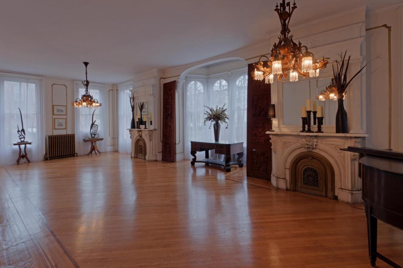 Akwaaba Mansion Bed and Breakfast New York Buitenkant foto